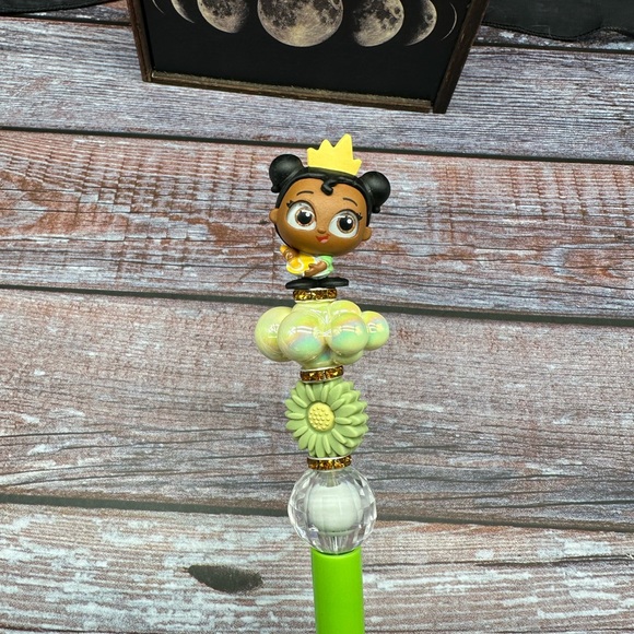 Disney Princess Tiana Doorables Handmade Beaded Pen NEW - Picture 2 of 4